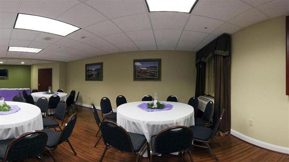 Holiday Inn Express & Suites Charlotte Arpt-Belmont By Ihg Екстер'єр фото