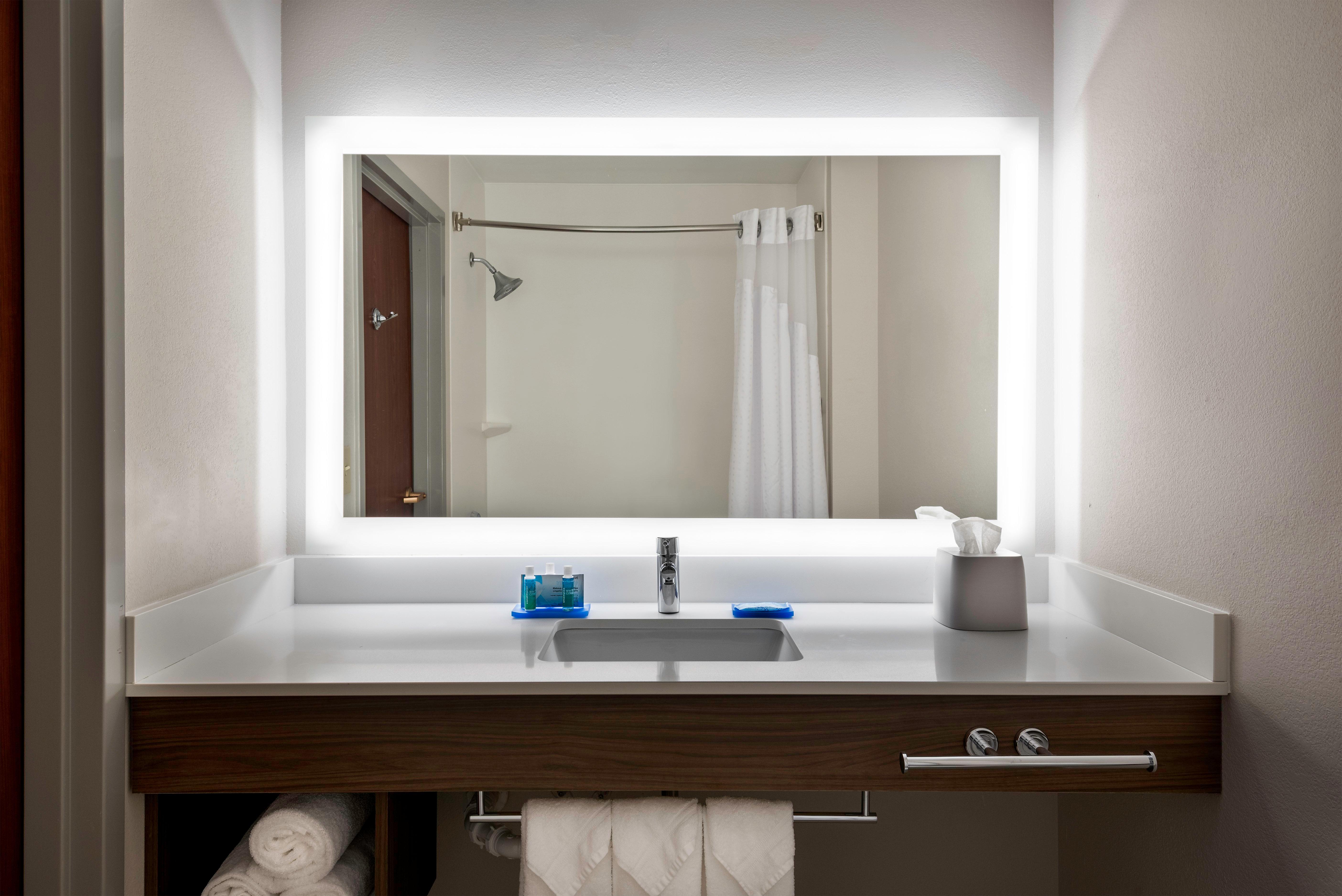 Holiday Inn Express & Suites Charlotte Arpt-Belmont By Ihg Екстер'єр фото