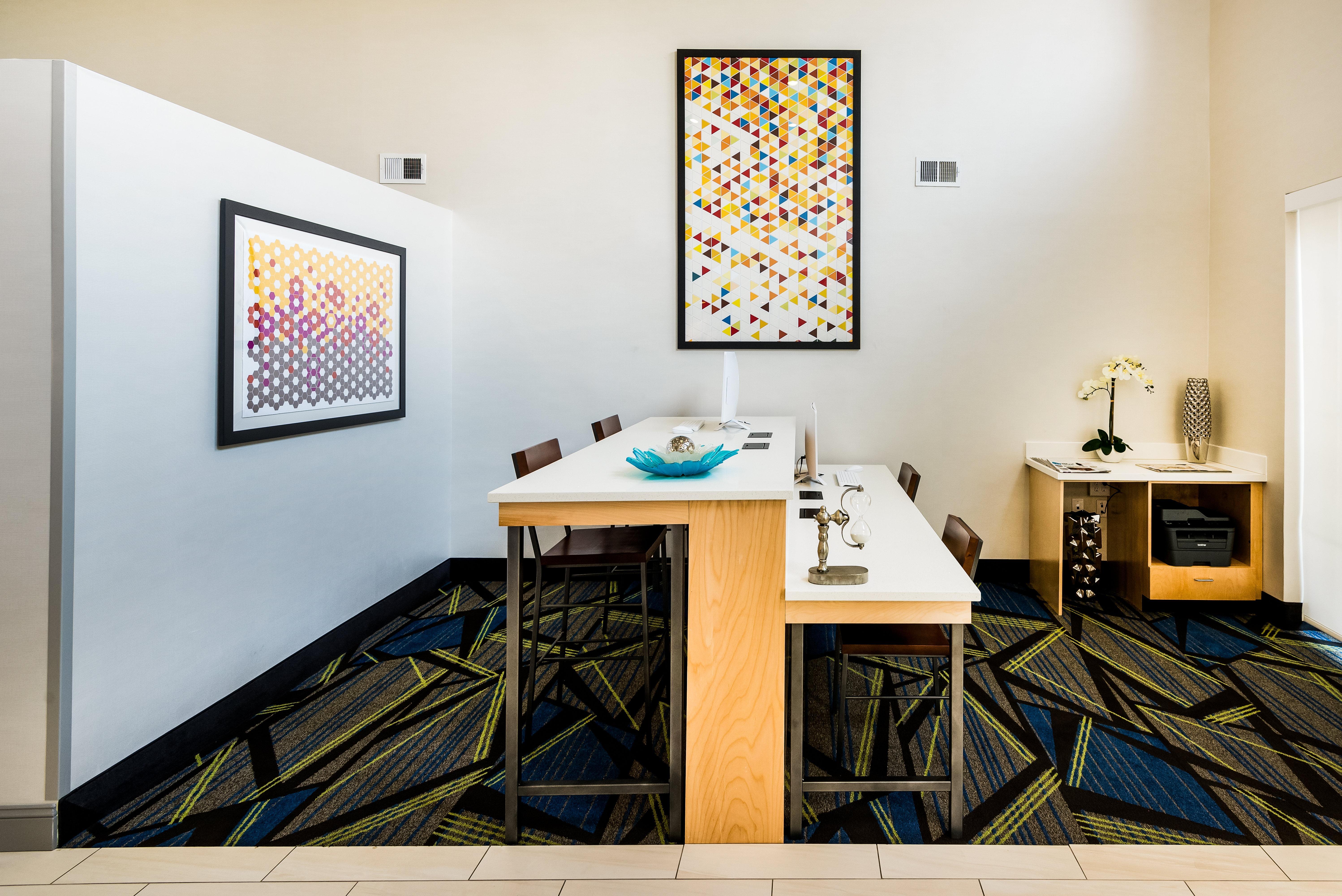 Holiday Inn Express & Suites Charlotte Arpt-Belmont By Ihg Екстер'єр фото