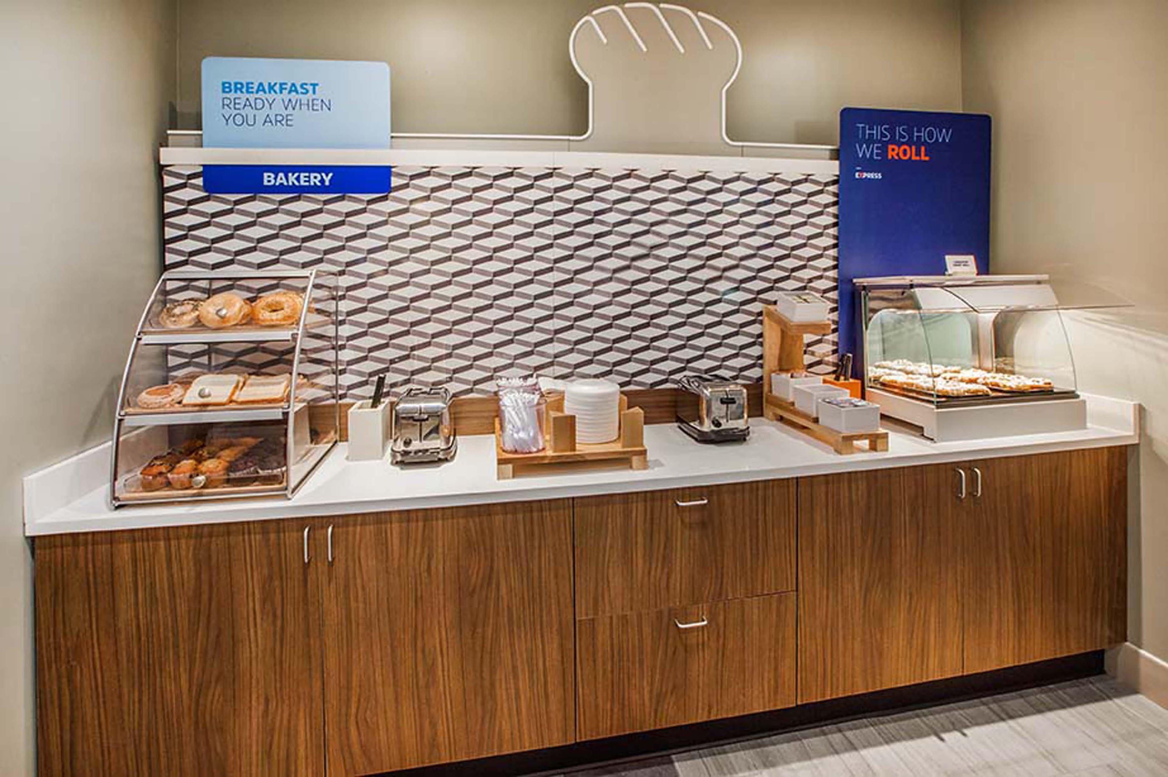 Holiday Inn Express & Suites Charlotte Arpt-Belmont By Ihg Екстер'єр фото