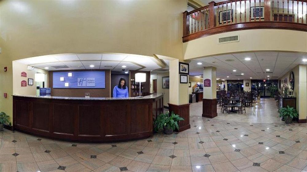 Holiday Inn Express & Suites Charlotte Arpt-Belmont By Ihg Екстер'єр фото