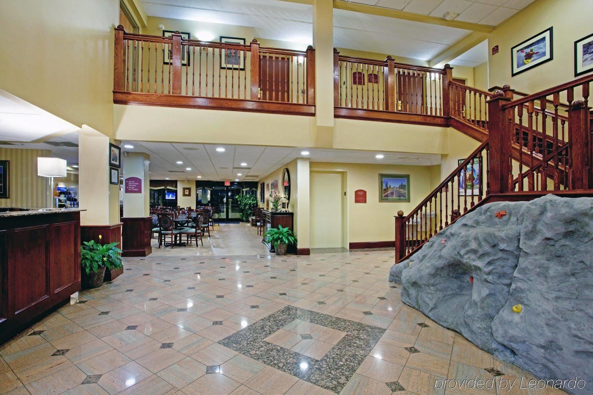 Holiday Inn Express & Suites Charlotte Arpt-Belmont By Ihg Екстер'єр фото