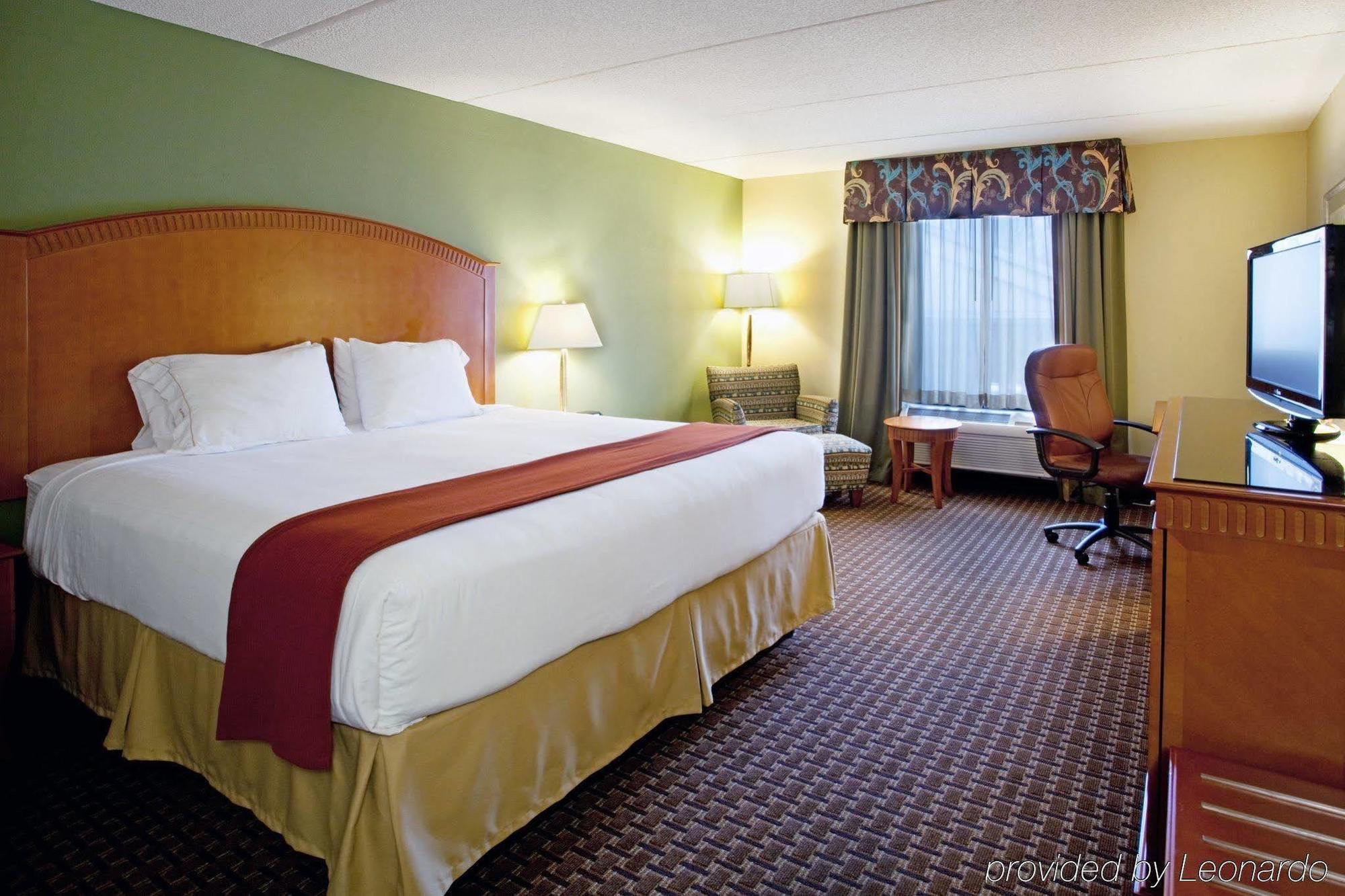 Holiday Inn Express & Suites Charlotte Arpt-Belmont By Ihg Екстер'єр фото