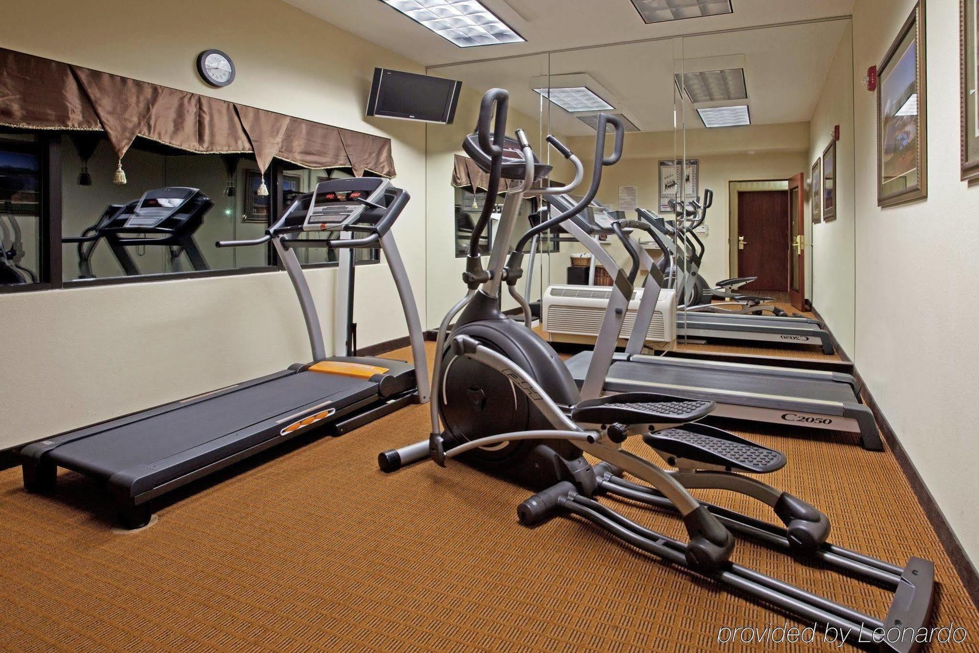 Holiday Inn Express & Suites Charlotte Arpt-Belmont By Ihg Екстер'єр фото